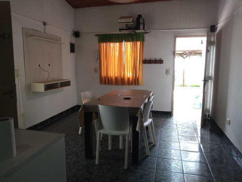 Imagen 7 de 14 de Casa - Lote Propio -4 Amb. Quincho.parrilla -.mucho Espacio