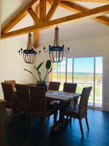 Quinta En Venta De 4 Dormitorios En Laguna Del Sauce