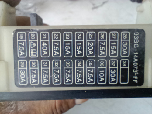 Caja De Fusibles Ford Countour 00. #350-23 (Usado)