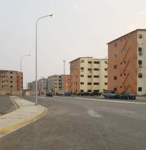 Imagen 1 de 9 de Apartamento En El Conj. Res. Bosque Encantado, En Paraparal. Codigo: Foa-5050