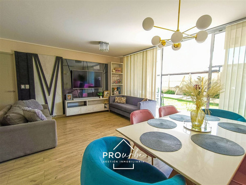 Departamento En Arriendo De 3 Dorm Con Patio Privado