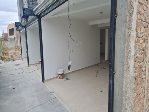 Venta Local Comercial Calle Azcuénaga, Gllén
