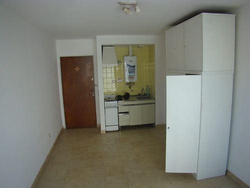 Alq $ 330.000 Saavedra/ Nuñez: Av.cabildo3800 E/paroissien Y Boulevard Garcia Del Río: Fte Pza Balcarce 1 Amb Cfte Bcon Bño Cpto