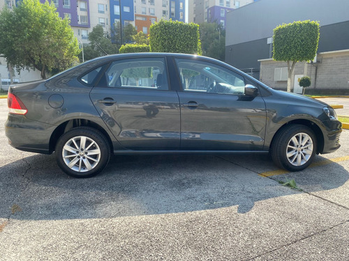 Volkswagen Vento 1.6 Confortline At