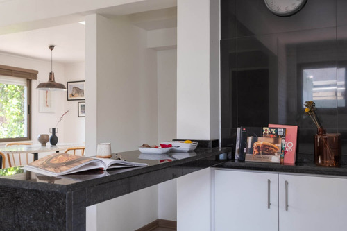 Impecable Casa Remodelada Pareada (almendros)