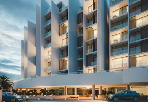 Condo Con Terraza Que Tiene Vista Al Mar, Cuatro Recamaras,