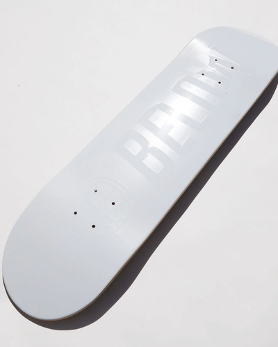 Tabla Skate Below Label All White 8.125 7 Capas
