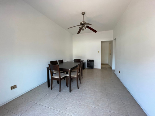 Imagen 5 de 12 de Venta Departamento 2 Ambientes Con Cochera Castelar Centro
