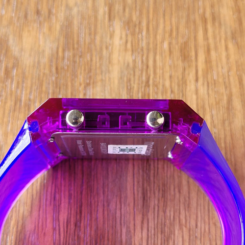 Relógio Digital Mondaine Twist Roxo 94410l0mcnp1 Fundo Cinza