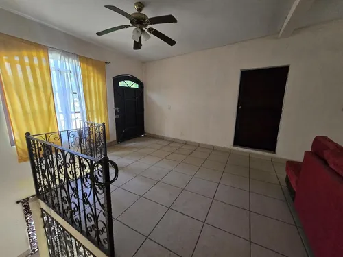 Casa En Venta En Fracc. Las Flores
