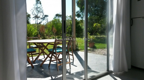 Casa A Pasos De La Laguna!!- Ref: 2109