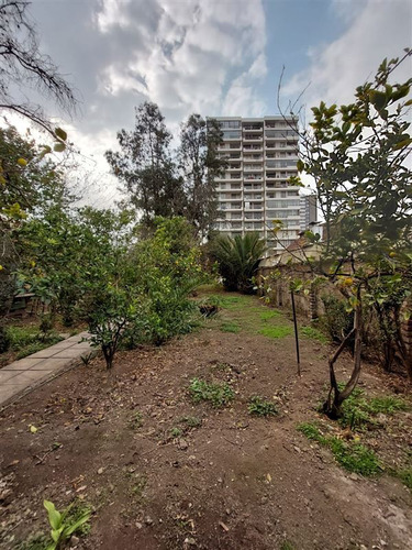 Terreno En San Miguel, Varas Mena Con G. Avenida, 1.360mtrs2