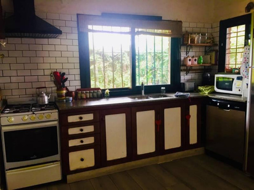 Excelente Casa Con Jardin Pileta Y Quincho - Bella Vista