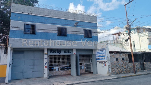 Gisselle Lobo Tiene Edificio Comercial En Venta En Zona Centro De Barquisimeto 2 Niveles Amplios Espacios Portones Puertas De Seguridad Tanque Subterraneo De 8000 Litros Camaras Seguridad 2 5 8 0 2 0