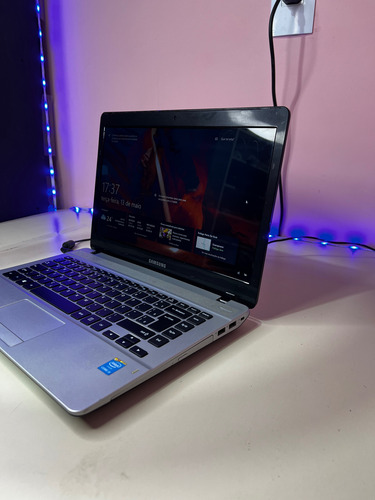 Notebook Samsung I3 Barato Rápido Bom 4gb 120ssd Prateado (Usado)