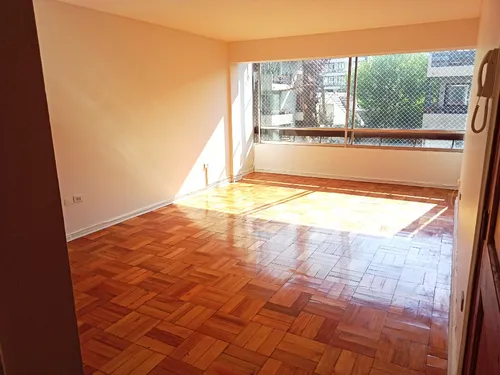  Amplio Departamento En  Excelente Ubicación De Las  Condes