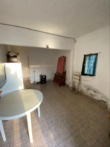 Dos Casas A La Venta En El Mismo Padrón. Ambas Alquiladas.
