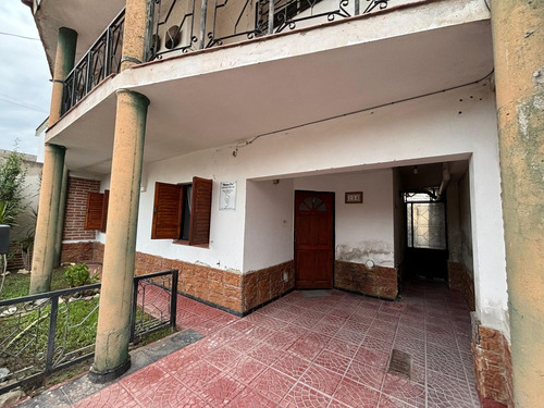 Venta Casa 2 Plantas - B°920vv. - Catamarca