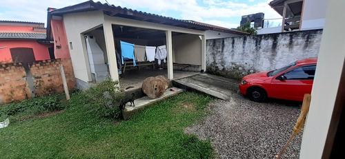 Imagem 4 de 10 de Casa No Bairro Ana Maria-criciuma Sc