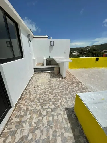 Casa Nueva De 3 Habitaciones Con Jardín Y Estacionamiento