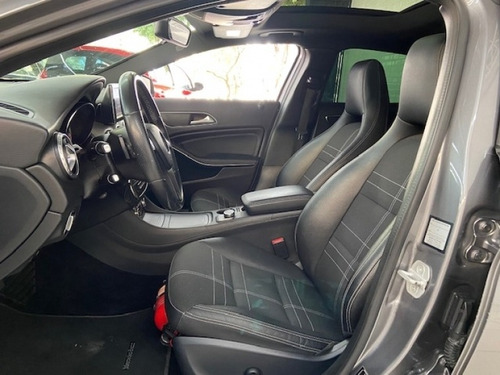 Imagem 4 de 14 de Mercedes Gla200 2015 1.6 Flex Cinza