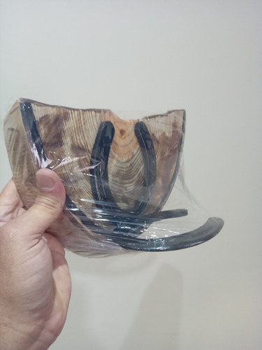 Suporte Garrafas Feita Com Ferraduras Artesanal