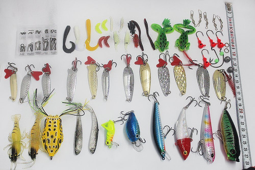Juego De 275 Señuelos De Pesca Dzhjkio Biónicos Y Duros Variado