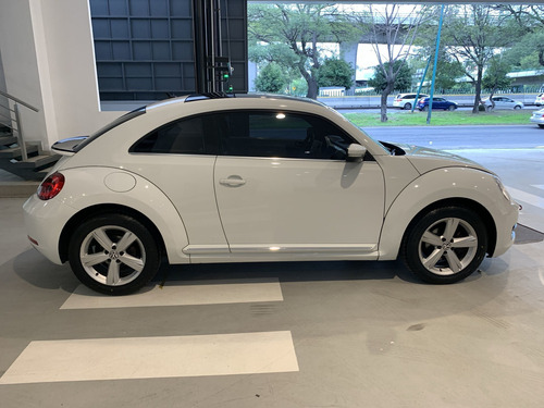 Imagen 11 de 15 de Volkswagen Beetle 2015 2.5 Sport At