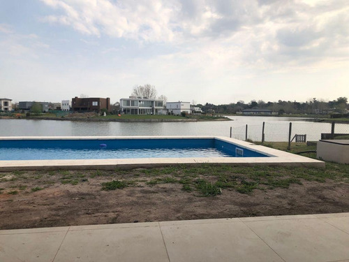 Imagen 10 de 17 de Casa Al Agua En Venta - U$s 289.000 - El Cantón Norte