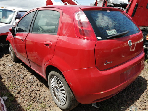 Imagen 3 de 10 de Fiat Punto Estándar Por Partes