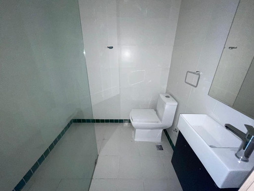 Imagen 5 de 9 de Apartamento Listo En Exclusivo Sector De Evaristo Morales, Con Calle Tranquila, Zona Muy Agradable.