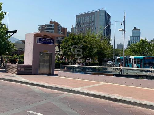 Local Comercial Arrendado En Plaza Lo Castillo