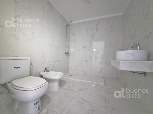 Venta Departamento Gran Ambiente Divisible Con Salida A Balcón En Barracas