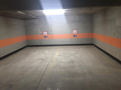 Estacionamiento En Lyon/pocuro/metro I De Suarez