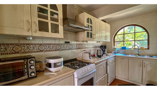 Imagen 4 de 16 de Casa En Venta En Exclusivo Sector Del Barrio San Carlos De A