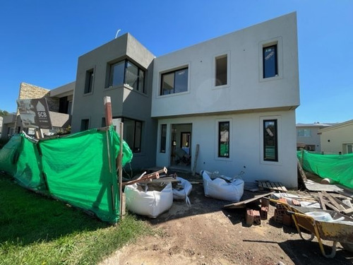Imagen 2 de 16 de Casa En Venta En Ingeniero Adolfo Sourdeaux
