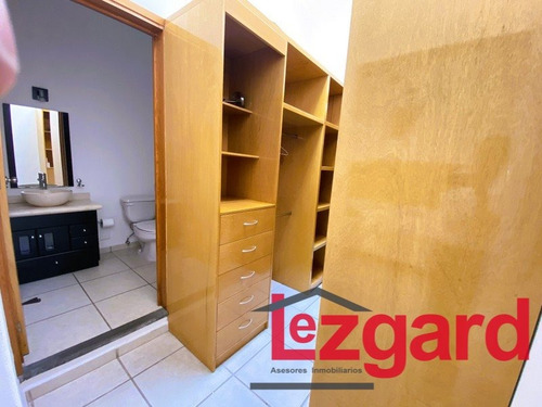 Encuentra Confort Y Estilo: Casa Seminueva En Lomas De Cocoyoc