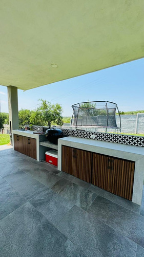 Quinta En Venta Congrecacion Calles Montemorelos Nuevo Leon