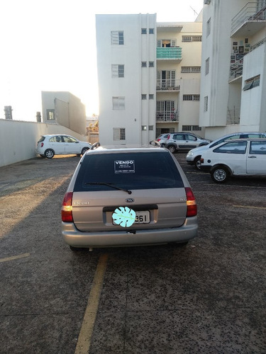 Imagem 3 de 7 de Ford Escort Gl