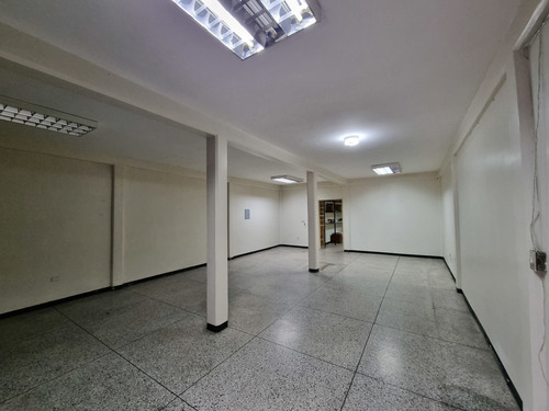 Imagen 9 de 29 de Casa Con Local Comercial En Venta Centro De Baquisimeto #22-8710