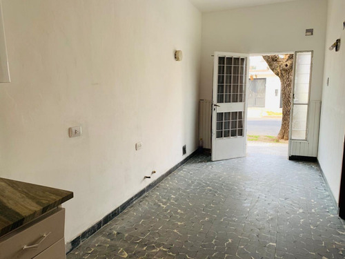 Casa En Planta Baja Con Patio Barrio Belgrano