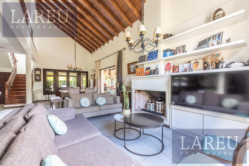 Casa En Venta, Club De Campo Pueyrredon - Pilar