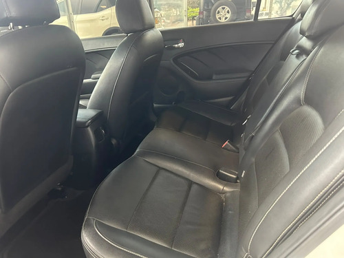 Kia CERATO PRO 1.6l Zenith At