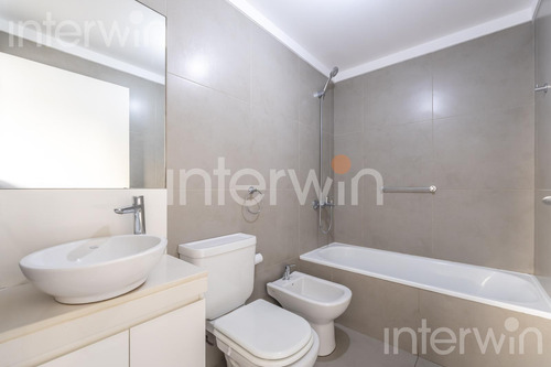 Departamento - 2 Ambientes Con Balcón Y Cochera - Colegiales - Venta