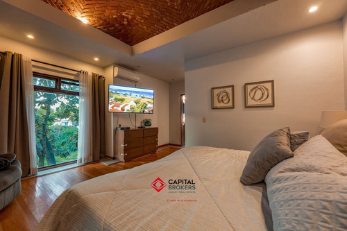 Casa En Venta De Lujo Bugambilias Zona Sur
