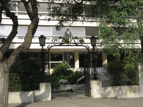 Imagen 2 de 22 de En El Magnífico Edificio Champs Elyseés Sobre Bv Artigas