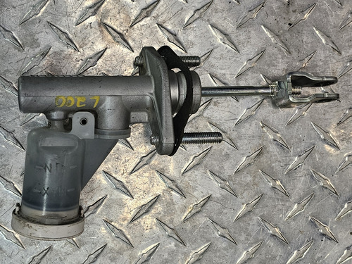Bomba De Clouch L200 16-23 Original Motor 2.4 Gasolina (Usado)