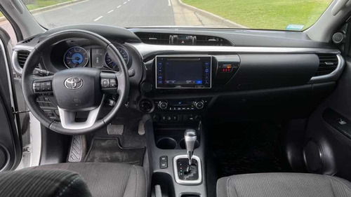 Toyota Hilux 2.8 Cd Srv 177cv 4x4 At 2016