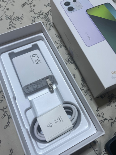 Celular Xiaomi Redmi Note 13 Pro+ 5g Media Noche (Nuevo con caja abierta)