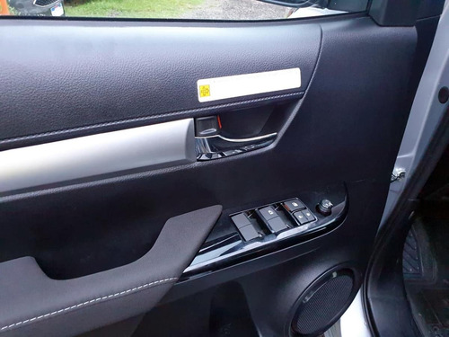 Toyota Hilux 2.4 Dc 4x2 Tdi Sr L20 2025